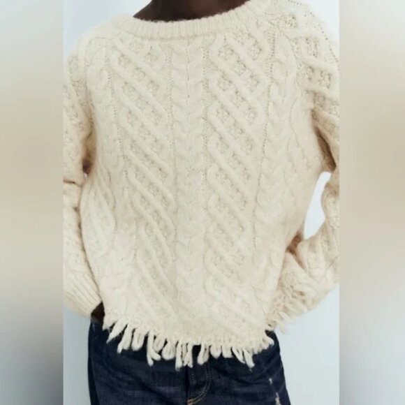 Zara Ivory Cable Knit Sweater with Fringe. Asymmetrical - Picture 4 of 14